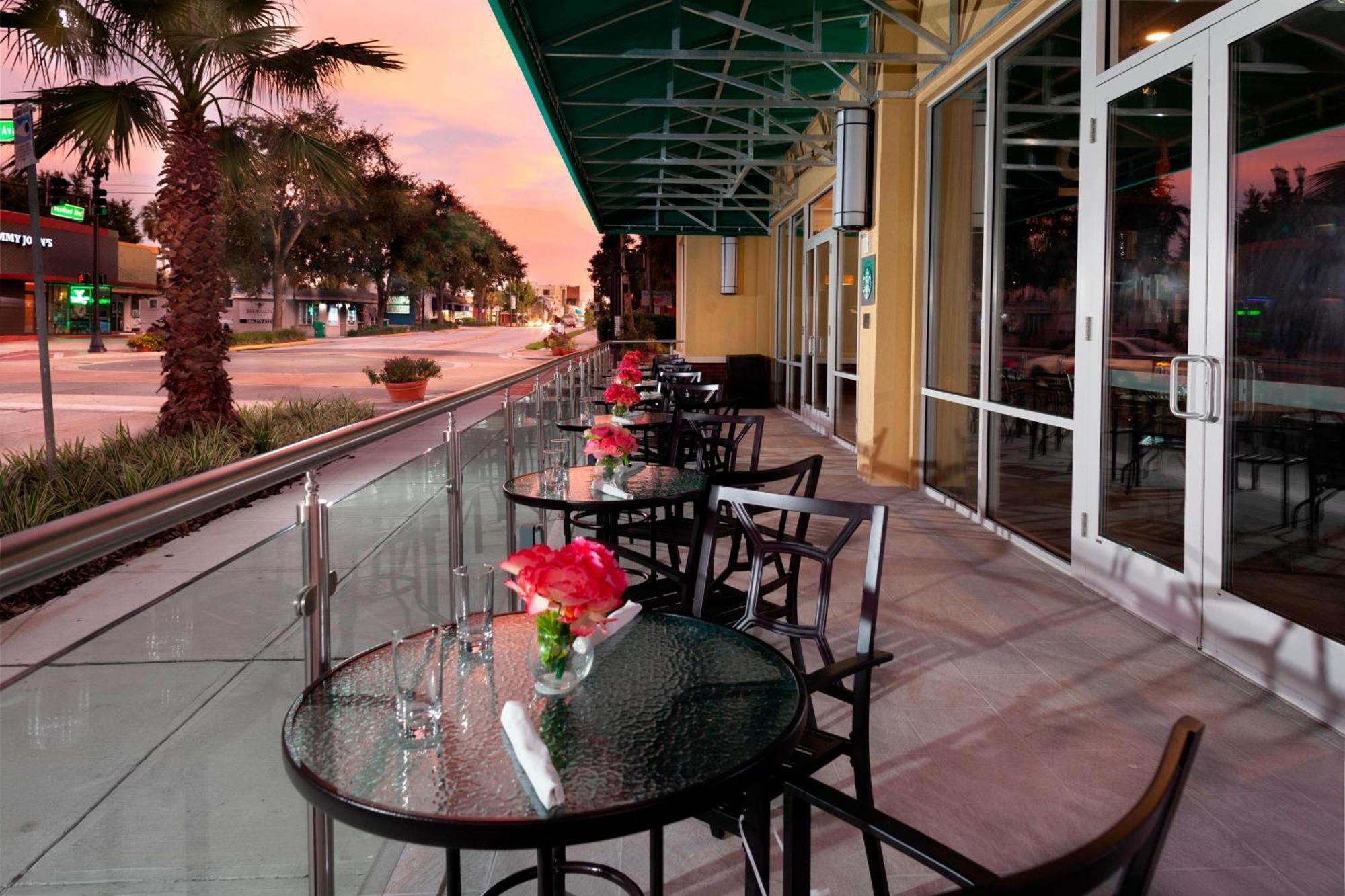 Отель Courtyard By Marriott Deland Historic Downtown Экстерьер фото