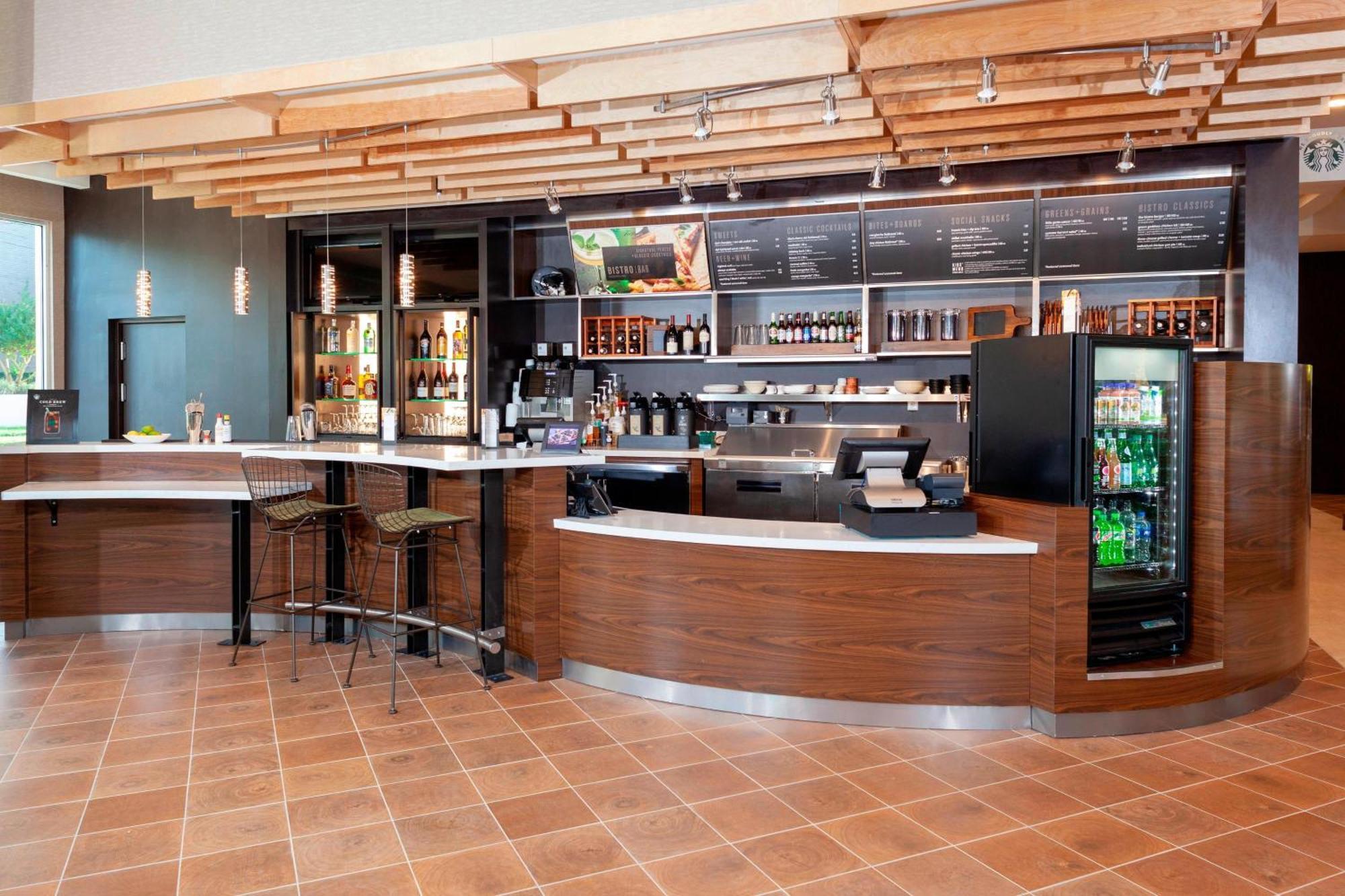 Отель Courtyard By Marriott Deland Historic Downtown Экстерьер фото