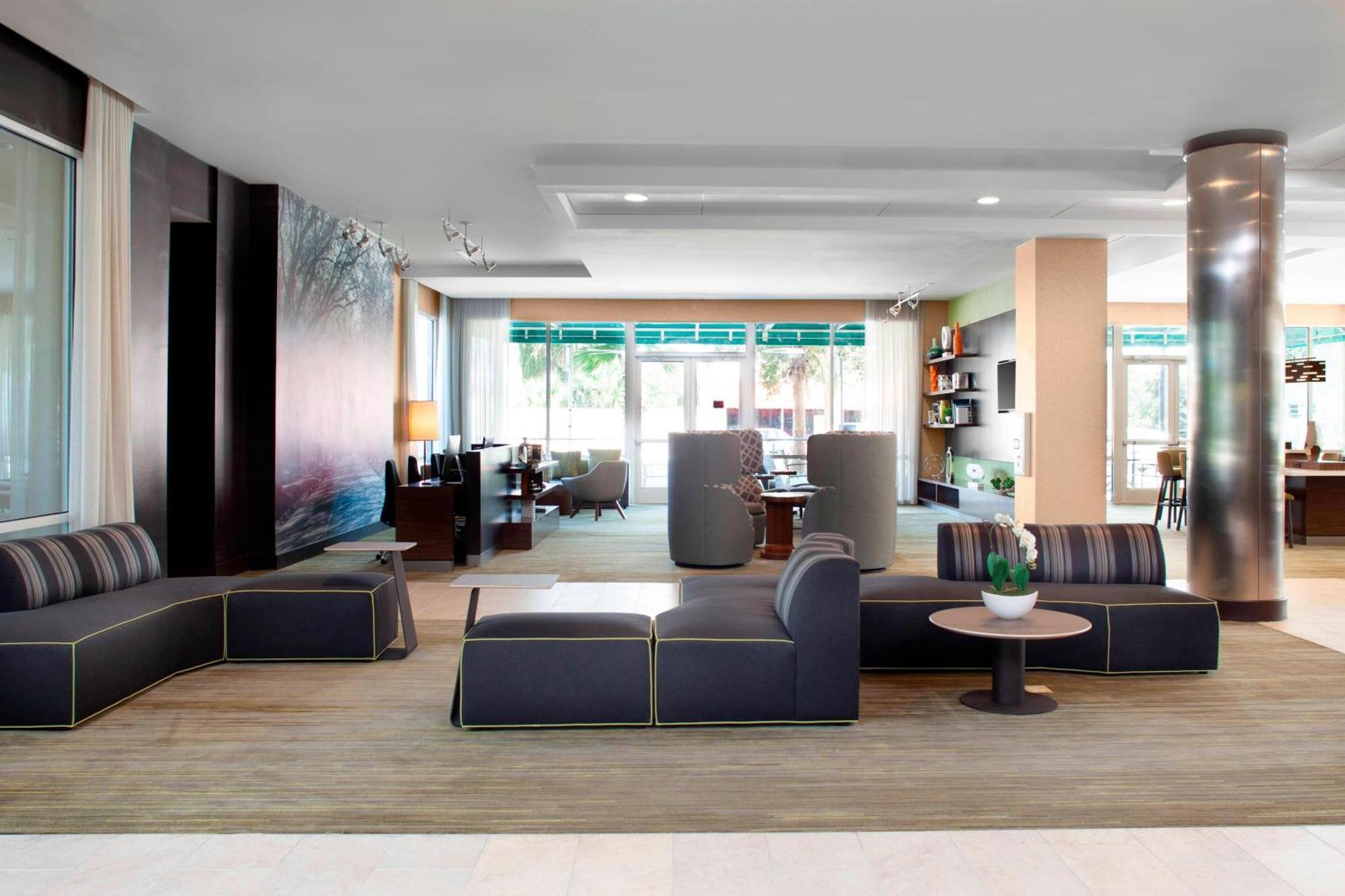 Отель Courtyard By Marriott Deland Historic Downtown Экстерьер фото